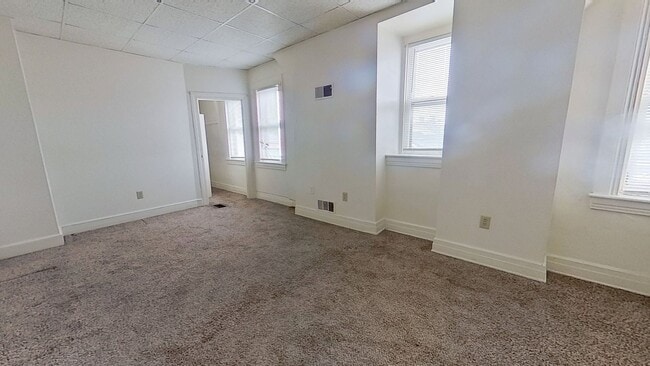 Building Photo - Unique One Bedroom in York City