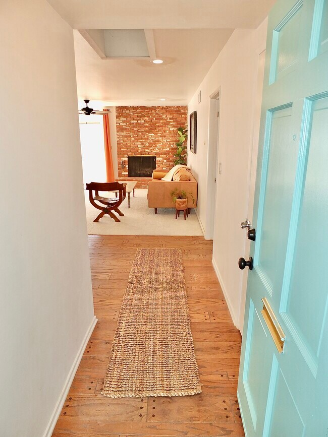 Photo - 313 College Park Dr House