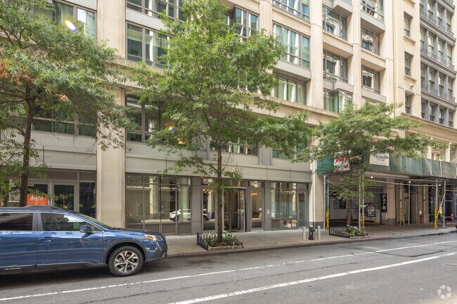 Foto del edificio - 4 W 21st St