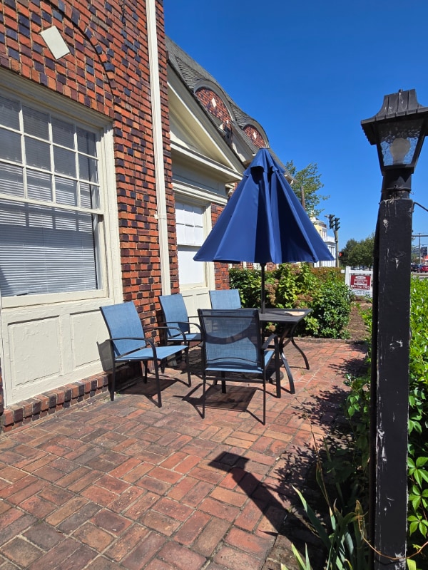 Foto del edificio - 714 N Arthur Ashe Blvd