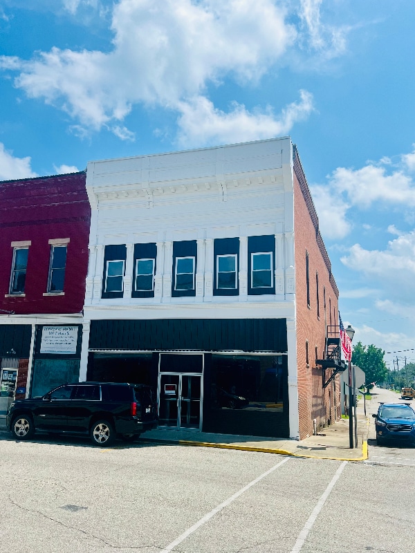 Building Photo - 101 E Main St