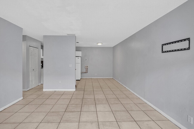 Building Photo - 5316 NW 24th Ct
