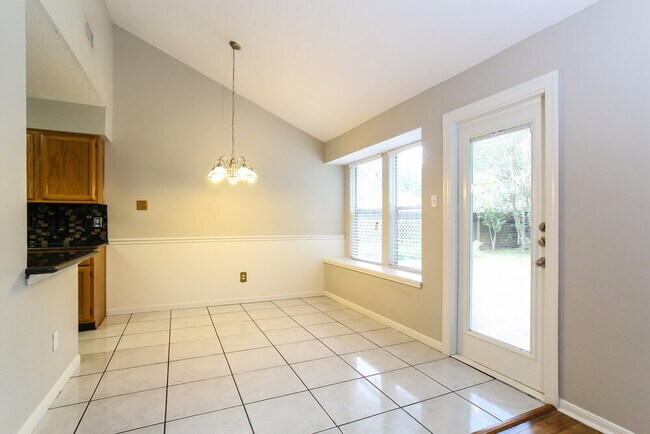 Building Photo - 5207 Village Springs Dr