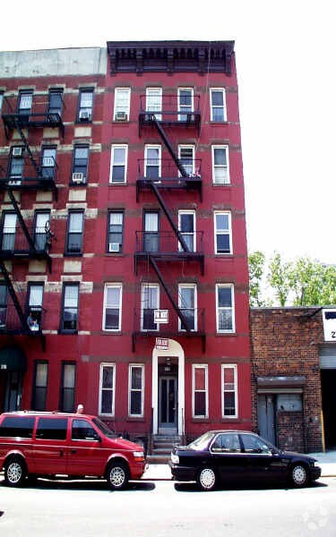 Foto principal - 316 E 126th St