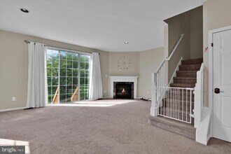 Building Photo - 751 Chanticleer