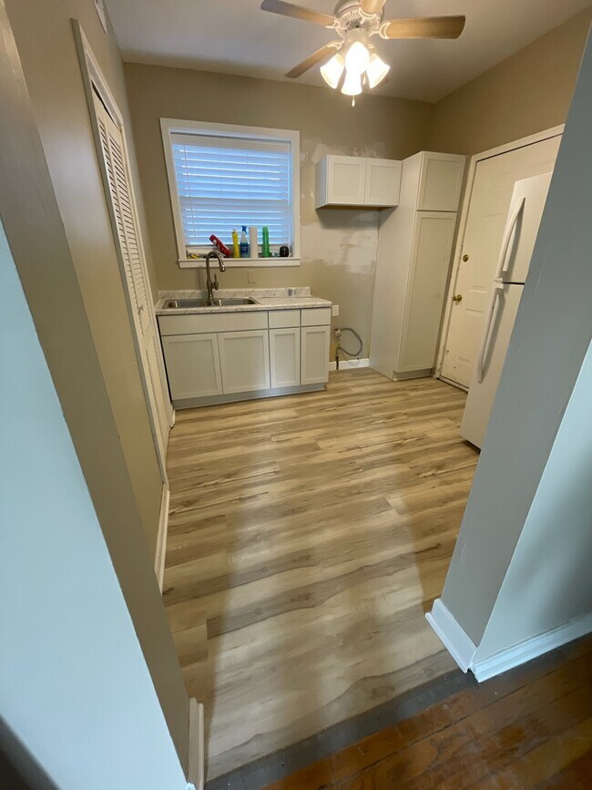 Cocina nueva - 2204 E 84th St