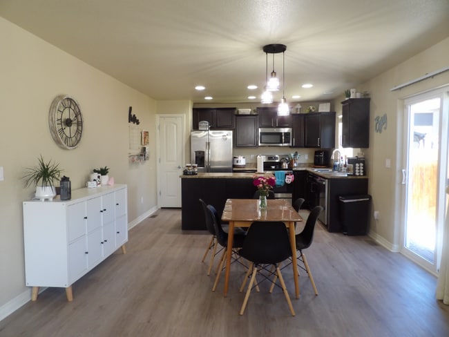 Foto del edificio - 6343 Wallowing Way