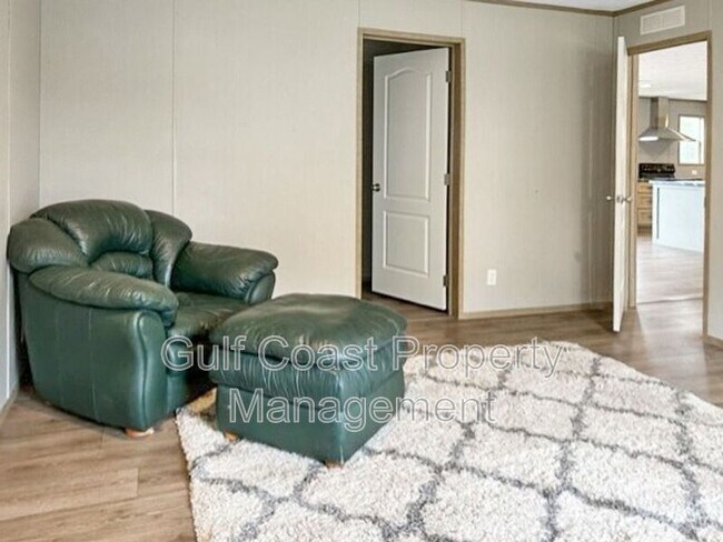 Foto del edificio - 6293 Gewant Blvd