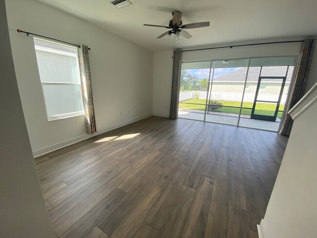 Building Photo - 10909 Shade Tree Cv