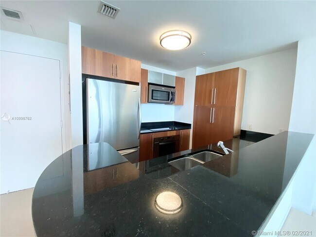 Building Photo - 300 S Biscayne Blvd