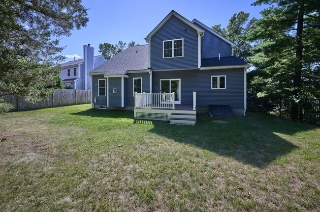 Building Photo - 11 Saratoga Ln