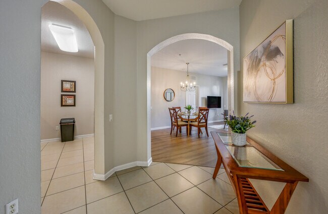 Building Photo - IS1-106 Beautiful Apartment - Across from ...
