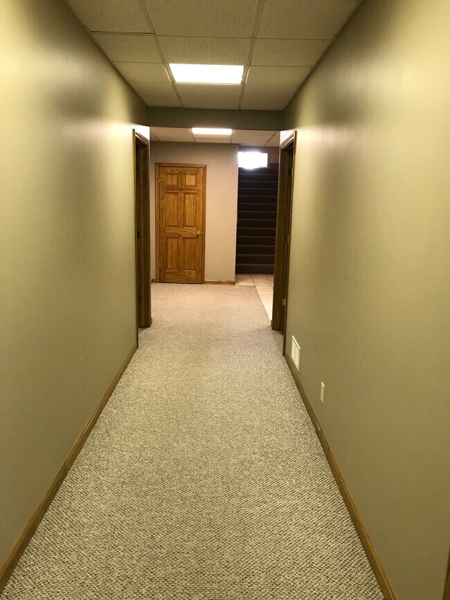 hall - 5957 N 800 E