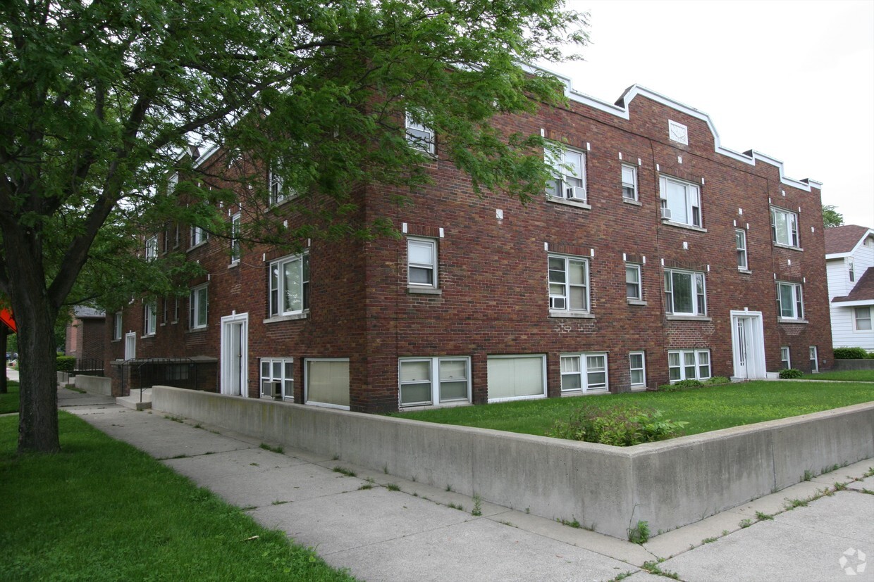 Building Photo - 204 Lafayette Ave.