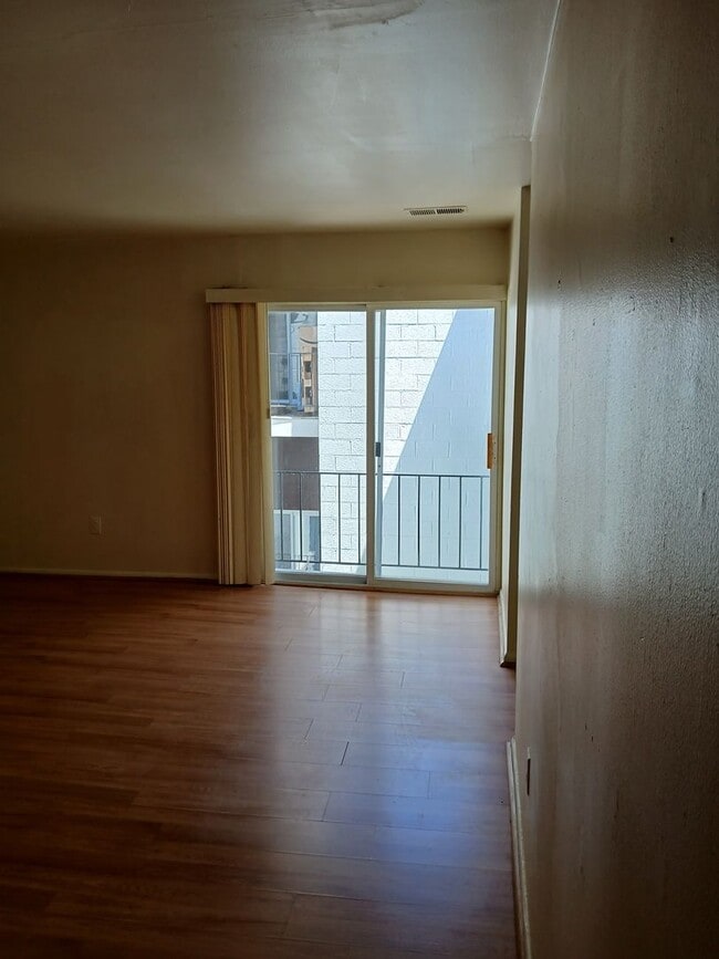 Photo - 910 St Paul St Apartment