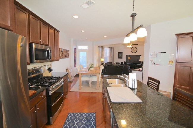 Building Photo - 9401 Zebedee St