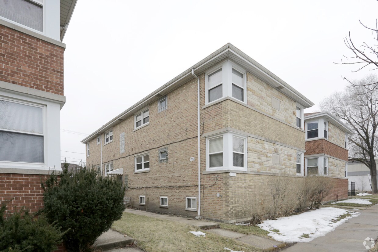 Foto del edificio - 6137 W Fullerton Ave