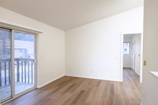 Building Photo - Pinebrook Corner Apartments