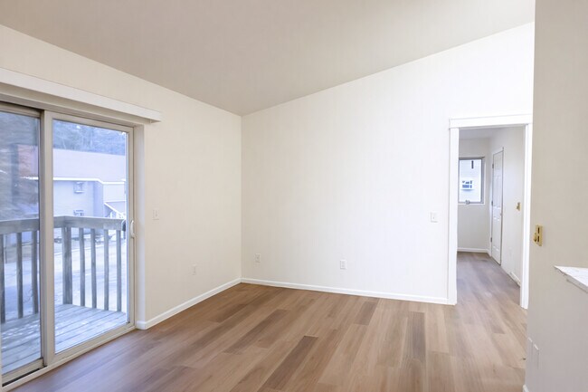 Foto del edificio - Pinebrook Corner Apartments
