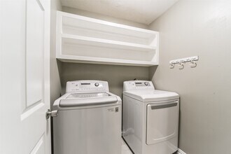 Building Photo - 4822 Big Cedar Cir