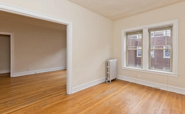 Building Photo - 1335 W Touhy Ave