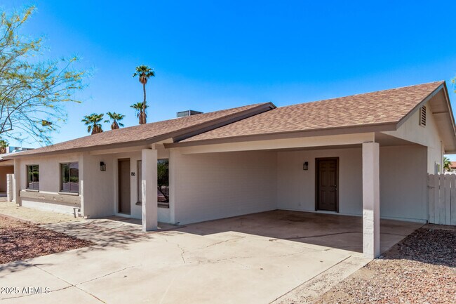 Foto del edificio - 816 E Saguaro St