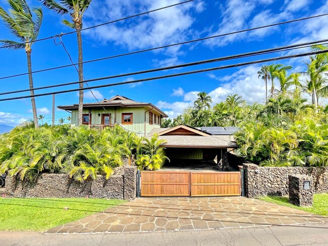 Building Photo - Magical Maui Meadows Tropical Resort Style...