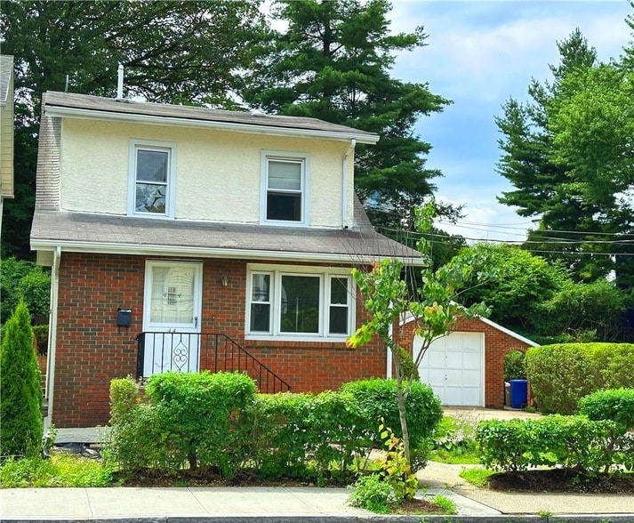 Foto principal - 44 Fisher Ave