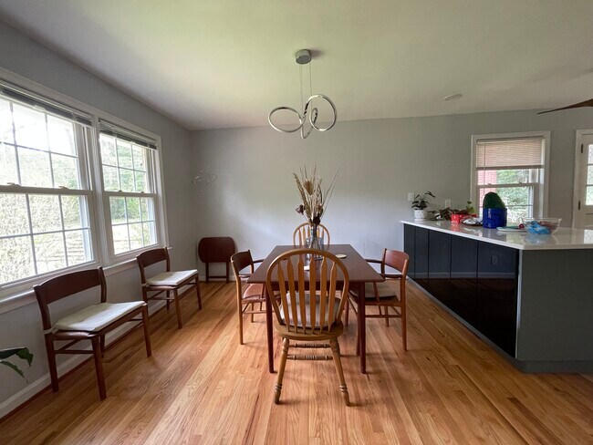 dining room - 723 Willivee Dr