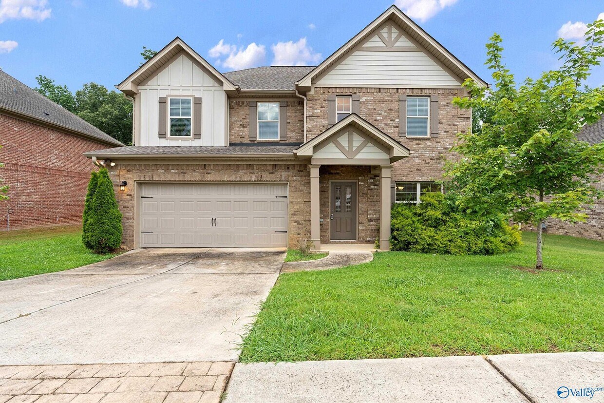 Foto principal - 7206 Dorchester Dr SE