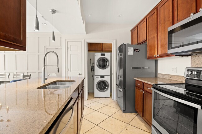 brand new appliances in kitchen - 2161 Peachtree Rd NE