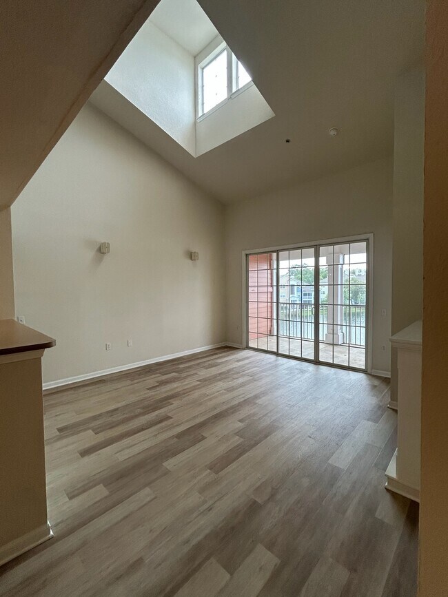 Foto del edificio - 8550 Touchton Rd
