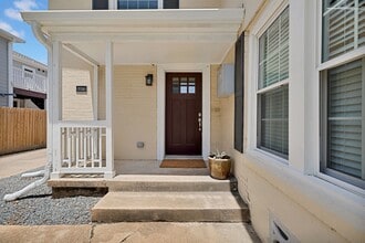 Building Photo - 5516 Chenevert St