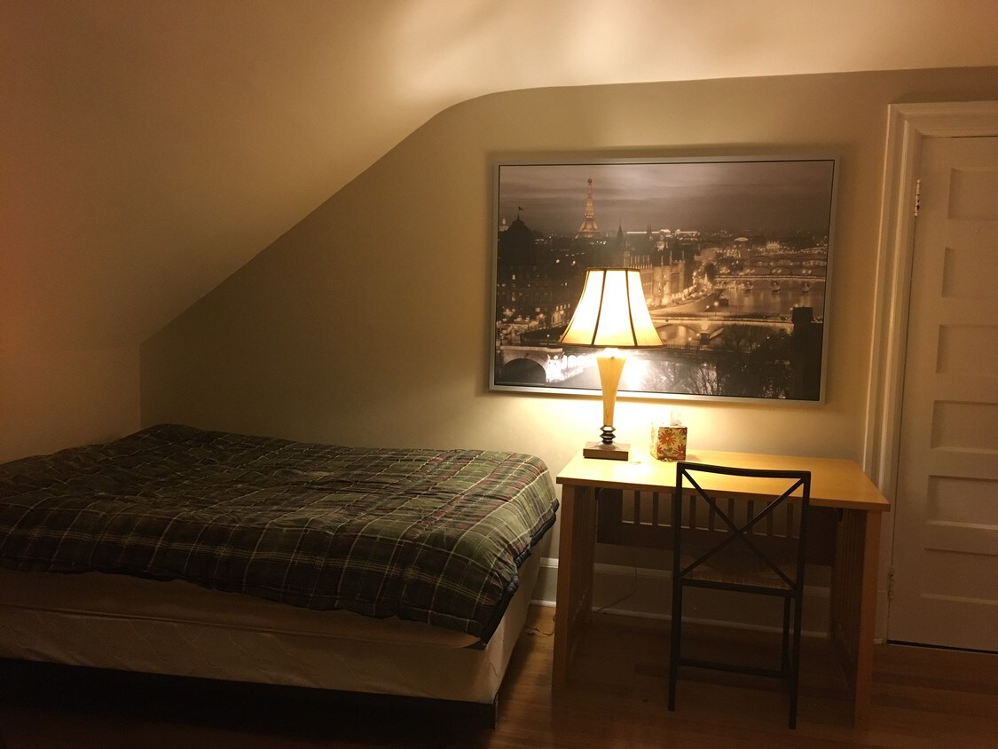 Foto principal - 3301 16th St NW