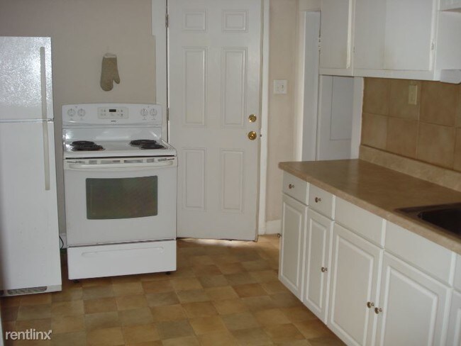 Building Photo - 1 br, 1 bath House - 2205 SW Kensington Ct