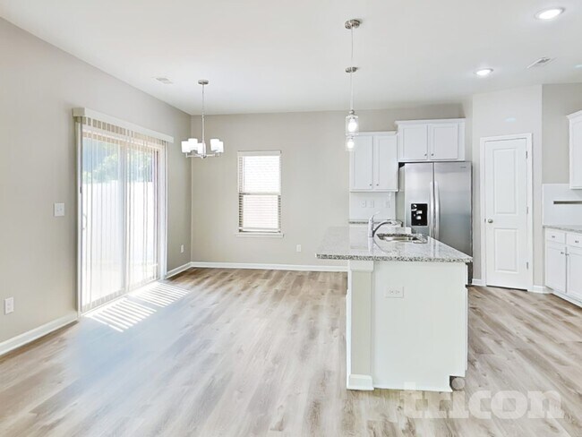 Building Photo - 138 Spring Knoll Dr