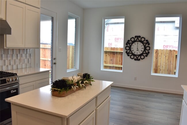 Building Photo - 32042 Sweet Pea Mdw Dr