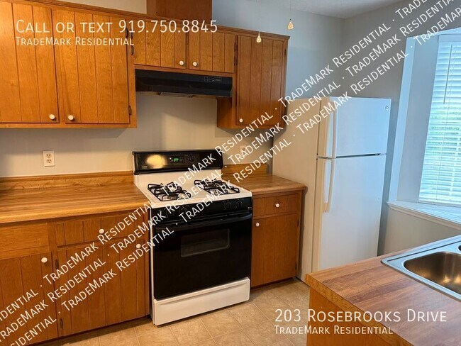 Foto del edificio - 203 Rosebrooks Dr