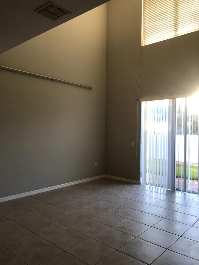 Foto del edificio - 3557 Sanctuary Dr