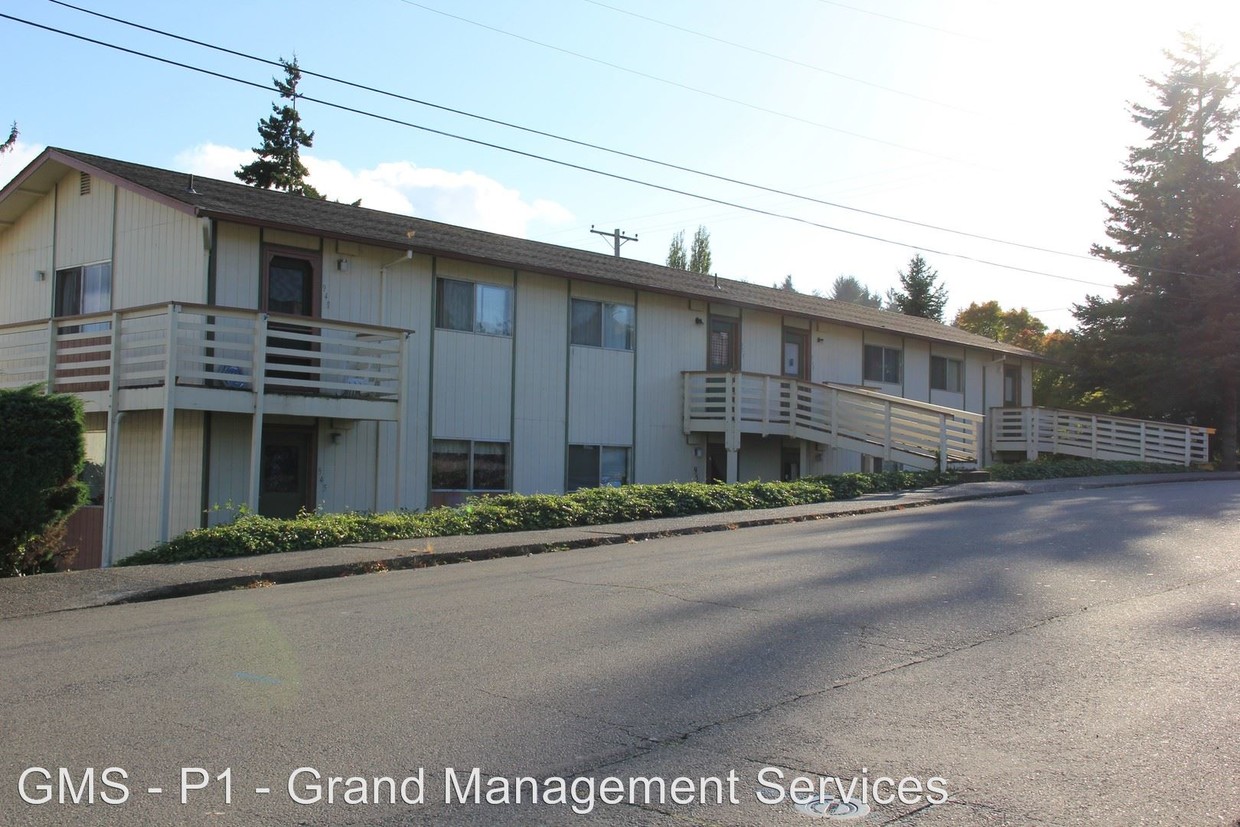 Foto principal - 945-979 Anderson Ave