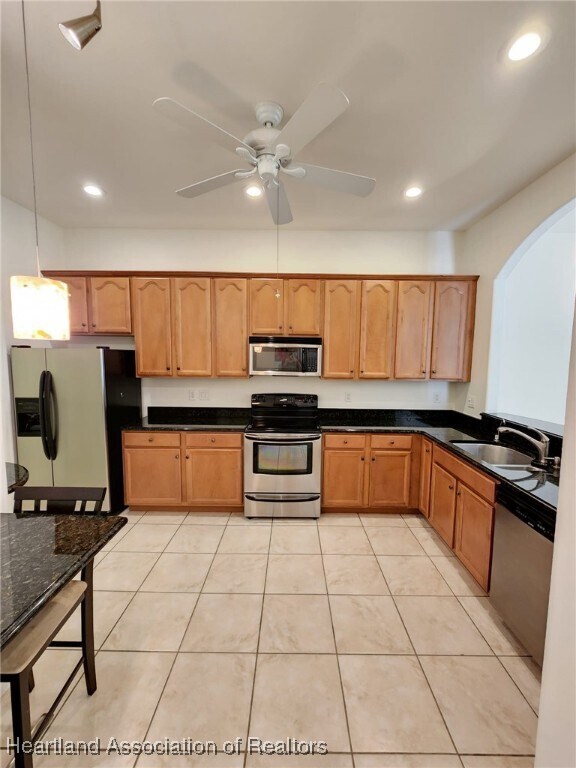 Foto del edificio - 5329 Surrey Ln