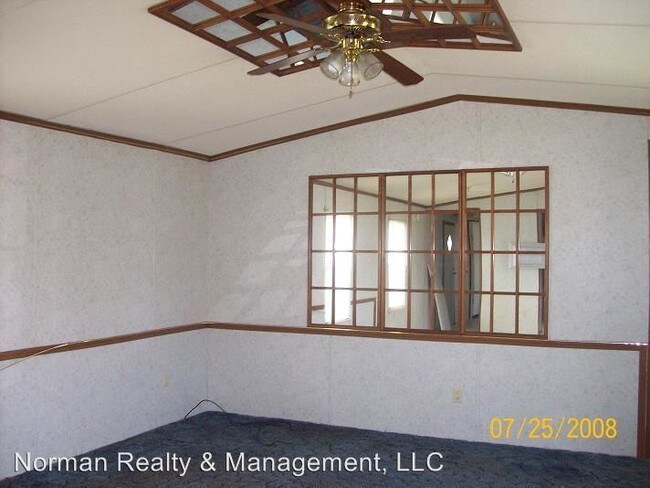 Building Photo - 565 Dunlevie Rd