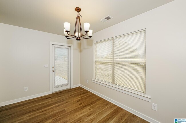 Foto del edificio - 555 Kincaid Cove Ln