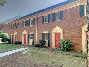 Building Photo - 595 Wedgewood Dr