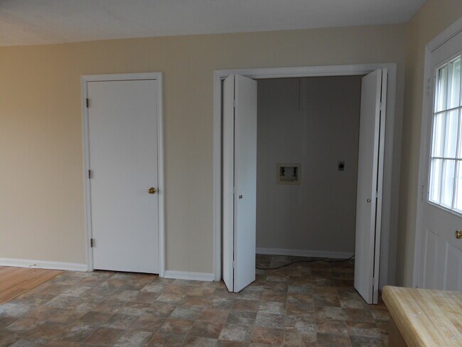 Foto del edificio - 128 Nottoway Dr