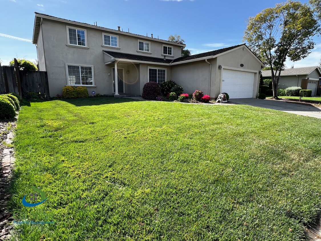 Primary Photo - $4,795 - Beautiful 5 Bedroom 2.5 Bath Two ...