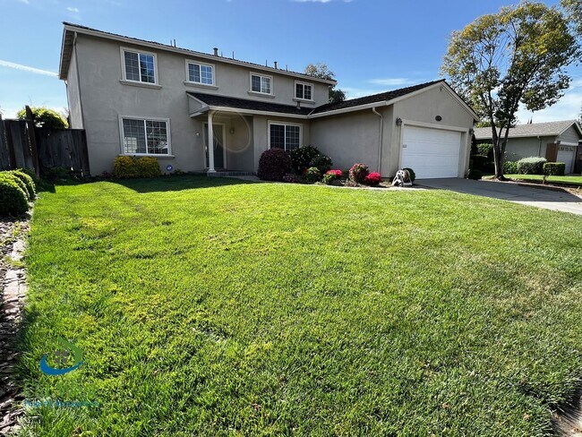 Foto del edificio - $4,795 - Beautiful 5 Bedroom 2.5 Bath Two ...