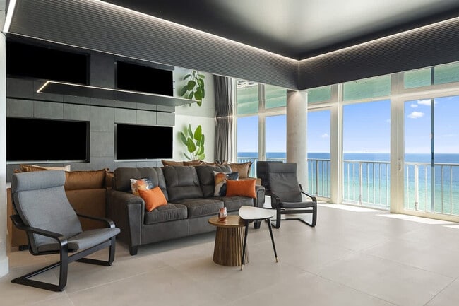 Foto del edificio - 8743 Thomas Dr