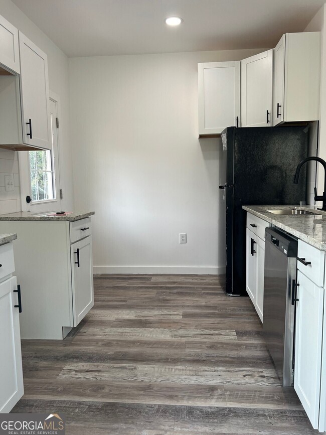Foto del edificio - 2390 Beecher Rd SW