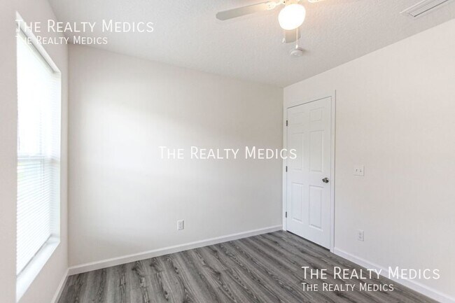 Foto del edificio - 1399 Medina Ave NW